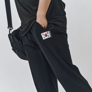 Pantalon d'été ROKA pour homme en soie glacée et élasthanne/nylon, extensible, rafraîchissant, léger, respirant, non transparent, avec plis sur le devant - Product Image 2