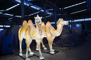 お祭り用大型動物提灯 - 動物園、公園、クリスマスパーティーの庭の装飾用の漫画風動物ラクダ - Product Image 3