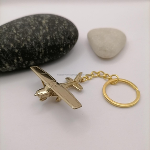 Llavero de Avión Vintage Hecho a Mano en Latón Sólido, Impermeable, Personalizable, para Regalo - Product Image 1