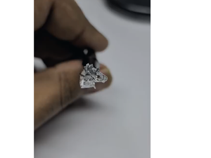 Diamante de Corte Esmeralda Cultivado en Laboratorio Amberglow Horizon, Fuego Interior Fantasía Intenso Grisáceo, 16CT VVS2, Certificado IGI, Modelo Jk Creation Horse - Product Image 3