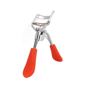 Rizador de Pestañas de Alta Calidad con Mango de Plástico Rojo, Herramienta Duradera para Rizar Pestañas, Uso en Salones de Belleza, OEM ODM - Product Image 1