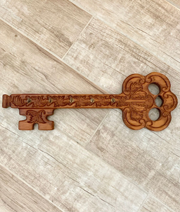 Porte-clés mural en bois sculpté vintage avec crochet, fait main - Product Image 2