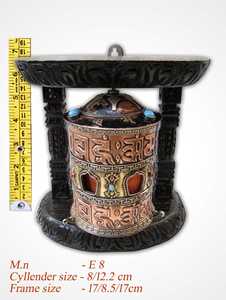 Figurine murale religieuse en laiton gravée avec mantra, roue de prière bouddhiste - Product Image 4
