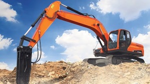 Excavadora de cadenas usada y duradera de 3000 kg con estación de operador de alta visibilidad y cuchilla frontal para trabajos en terrenos urbanos - Product Image 2