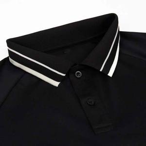 เสื้อโปโลแขนสั้นสีดำสำหรับผู้ชาย สีพื้น ลำลอง ติดกระดุมด้านหน้า ทรงปกติ ผ้าทอแบบอ็อกซ์ฟอร์ด - Product Image 3