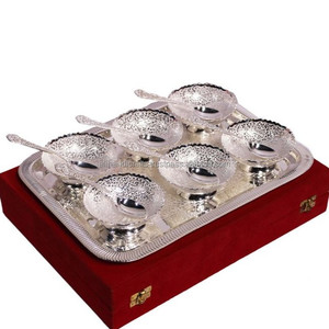Bandeja de lujo de latón plateado con doble cuenco ovalado y asa central – Bandeja de latón finamente tallada para servir frutos secos en caja de terciopelo - Product Image 3