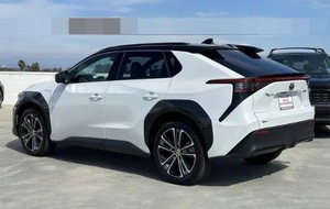 BZ4X 4WD Pro SUV Eléctrico 2023 USADO EN EXCELENTES CONDICIONES, con Volante a la Izquierda, Asientos de Cuero, Cámara Trasera, Bajo Kilometraje, a Precio de Descuento - Product Image 2