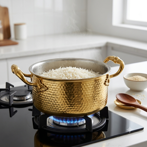 Cacerola de latón con acabado dorado martillado de lujo, con asas y pomo decorativos con forma de hoja, utensilio de cocina para servir en bodas y eventos. - Product Image 3