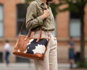 Sac fourre-tout en cuir véritable avec broderie et fermeture éclair, couleur unie, sac à main personnalisé pour femme, style vintage, modèle LHTB-0014 - Product Image 3