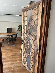 Table de chevet en bois massif de qualité supérieure avec un design classique sculpté, ouverture manuelle, finition en bois naturel pour une utilisation dans une chambre à coucher de luxe - Product Image 4