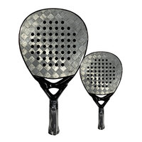 Raquette de paddle en nylon de haute qualité avec poignée en fibre de carbone, design équilibré, légère, service OEM pour l'entraînement et le jeu