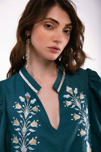 เดรสยาวปักลายดอกไม้สไตล์โบฮีเมียน ผ้าฝ้าย สีเขียวอมฟ้า แขนสามส่วน สไตล์วินเทจ ลายชนเผ่า สำหรับผู้หญิง - Product Image 2