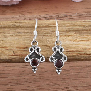 Boucles d'oreilles pendantes en grenat rouge naturel en gros, argent sterling 925, pierres précieuses artisanales, boucles d'oreilles pendantes pour mariage de janvier - Product Image 1