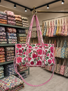 Bolsa de Viaje Deportiva de Lujo con Estampado Floral, Cierre de Cremallera, Gran Capacidad, Diseño Casual y Resistente - Product Image 3