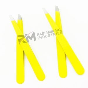 Pince à épiler inclinée en acier inoxydable de qualité supérieure avec logo personnalisé pour l'épilation et la beauté - Product Image 4