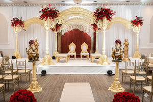 Arco Flotante de Lujo, Diseño Moderno y Tradicional para Mandap de Boda, Mandap Cantilever de Madera Tallada Ligero y Personalizado - Product Image 3