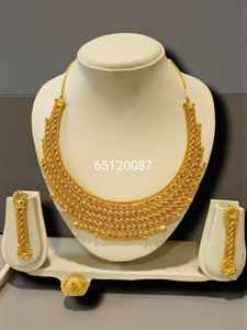 AWAIS HOUSE ของขวัญสำหรับผู้หญิงในโอกาสหมั้น แต่งงาน ครบรอบ หรืองานปาร์ตี้ ต่างหูทองชุบ 6 กรัม ดีไซน์ฮิปฮอป รูปทรงอินฟินิตี้ ประดับเพชร - Product Image 5