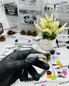 Montre avec cadran serti de diamants, boîtier en acier inoxydable, lunette en diamants de laboratoire VVS et design élégant pour unisexe - Product Image 2