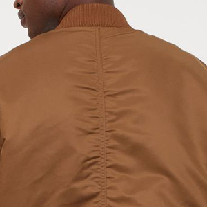Veste bomber d'hiver en molleton de coton pour homme avec logo personnalisé, couleur unie, fermeture éclair, vente en gros - Product Image 4