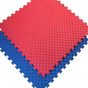 Tapis de karaté confortables pour l'entraînement quotidien, surface rembourrée idéale pour les séances régulières. - Product Image 4