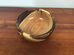 ชุดชามสลัดไม้มะม่วงเคลือบอีพ็อกซี่เรซิ่นคุณภาพดี งานแฮนด์เมด ดีไซน์ทันสมัย เหมาะสำหรับงานแต่งงานและงานเลี้ยง จากอินเดีย - Product Image 4