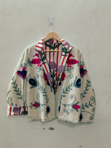 Veste en polaire pour femme, col mandarin, broderie florale à la main, manches longues, style automne, 100% polyester - Product Image 4