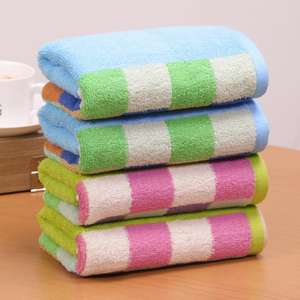 Ensemble de serviettes de bain écologiques en tissu éponge laminé HDPE 100% coton blanc 500-600 g/m² avec logo personnalisé, séchage rapide et léger - Product Image 4