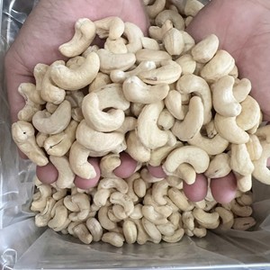 Vietnam Trusted Supplier Ww180, Ww320 Vacuum Packed Cashew <b>Nuts</b> Vietnam Cashew <b>Nuts</b> Wholesale Exported To Asia, Middle East - Product Image 1