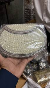 Bolso de Mano de Diseño con Madreperla Real, Cadena Metálica Extraíble y Trabajo Artesanal en Conchas - Product Image 2