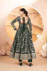 Robe Anarkali longue en soie noire brodée avec dupatta pour femmes, tenue traditionnelle indienne et pakistanaise pour mariage - Product Image 5