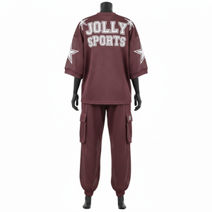 Conjunto de pantalón y jersey de malla de poliéster premium GSM para mujer, color granate, con estampado por sublimación, logotipo serigrafiado, jersey y pantalón de malla personalizados, conjuntos para mujer - Product Image 2