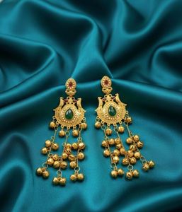 Pendientes Largos Tradicionales Indios de Lujo Polki Kashmiri, de Aleación de Zinc Chapada en Oro, con Cristales y Pedrería, Estilo Étnico, para Novia y Boda - Product Image 1