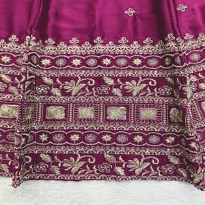 Conjunto de Lehenga Choli de Seda Satinada VASTRA COTTAGE con Bordado de Hilo y Dupatta de Georgette, Ropa Festiva para Bodas para Mujer - Product Image 3