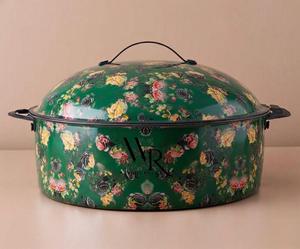 Casserole Traditionnelle Émaillée Écologique Prête pour Gaz et Induction avec Couvercle en Métal Moderne Brillant – Plat de Service Chauffe-Plats - Product Image 1