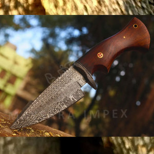 Couteau de chasse artisanal en acier Damas avec manche en bois de rose de qualité supérieure et étui en cuir – Outil de survie extérieur ultra-affûté - Product Image 2