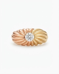 Anillo de banda estriada de oro amarillo de 14K en dos tonos con diamante redondo cultivado en laboratorio VS1 E de 0.15ct, anillo ancho llamativo, conjunto nupcial, anillo de compromiso - Product Image 2