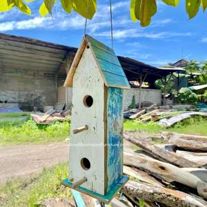 Nichoir pour oiseaux en bois recyclé, fait main, durable, en forme de bateau, couleur bois vieilli, cage à oiseaux originale, pour petits oiseaux d'extérieur - Product Image 2