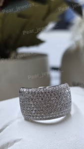 Anillo de cóctel de lujo de plata 925 con moissanita, corte brillante redondo, engaste pavé, joyería unisex para fiesta - Product Image 4