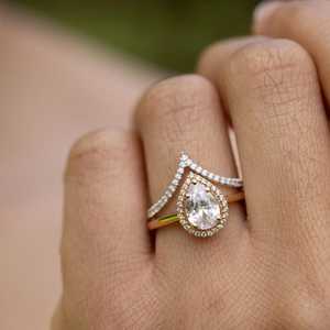 Anillo de compromiso con halo de diamantes en forma de pera – Anillo de boda nupcial en oro macizo de 14 quilates o plata - Product Image 4