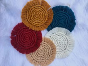 Posavasos de macramé estético, anudado a mano, estilo bohemio, tapetes tejidos para tazas, para decoración moderna de casas de campo y apartamentos, y regalos de inauguración. - Product Image 4