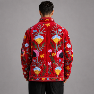 Chaqueta Acolchada de Terciopelo Rojo Bordada con Patrón Floral, Abrigo Reversible de Invierno de Manga Larga para Mujer, Prenda Exterior 100% Algodón Hecha a Mano - Product Image 5
