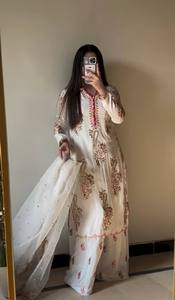 ชุดคุर्ตาปาลาซโซ่ผ้าชินนอนปักลายหรูหรา พร้อมงานปักเลื่อมสวยงาม และชุดพื้นเมืองแบบพร้อมสวมใส่ - Product Image 1