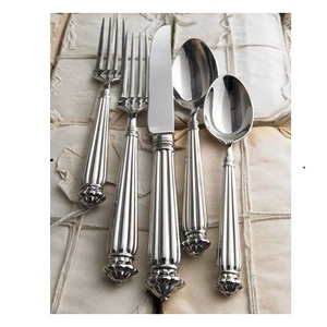 Cubiertos de Acero Inoxidable – Cubertería Italiana de Lujo con Acabado Artesanal y Mangos con Diseño de Columna Acanalada - Product Image 2