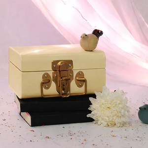 Antique Creations - Caja de Joyería de Metal de Lujo Color Verde Mar, Pequeña, con Cerradura, Estilo Vintage, para Guardar Anillos, Collares, Cosméticos, Regalos de Navidad - Product Image 4