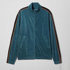 Fabricants de vêtements : Survêtements personnalisés en velours réfléchissant, ensembles de jogging ajustés avec fermeture éclair, sweats à capuche et pantalons de survêtement en velours - Product Image 4