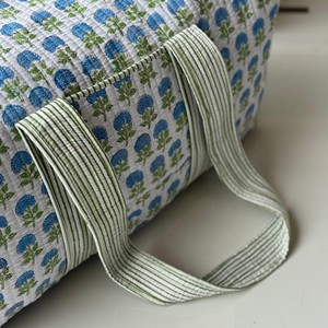 Bolsa de lona acolchada de algodón con estampado floral azul, cierre de cremallera, gran capacidad, bolsa de viaje de fin de semana, bandolera - Product Image 2