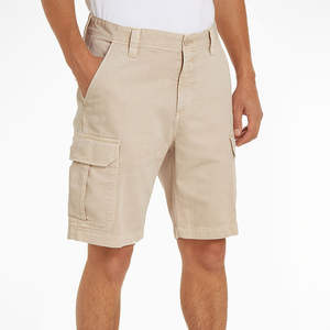 Shorts multi-poches pour hommes, couleur unie, design le plus récent, qualité supérieure, prix abordable, fabriqués au Pakistan. - Product Image 1