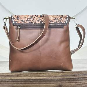 2026 New Arrival Hand Tooled Cowhide Leather Women's Messenger Bags Wholesale Vintage Style Floral Flap Crossbody Shoulder Bag - Product Image 5