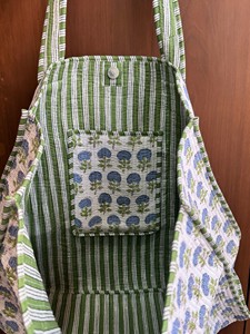 Hand-Block Printed Quilted Cotton <b>Shoulder</b> Bag India Winter Multi-Color Floral Design Two <b>Shoulder</b> <b>Straps</b> Lining Wholesale - Product Image 2