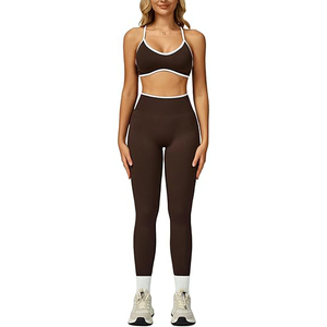 Conjunto de yoga de cintura cruzada para mujer: Sujetador deportivo de cuello alto y leggings de cintura alta con control de abdomen, detalles de malla, nailon y elastano. - Product Image 1